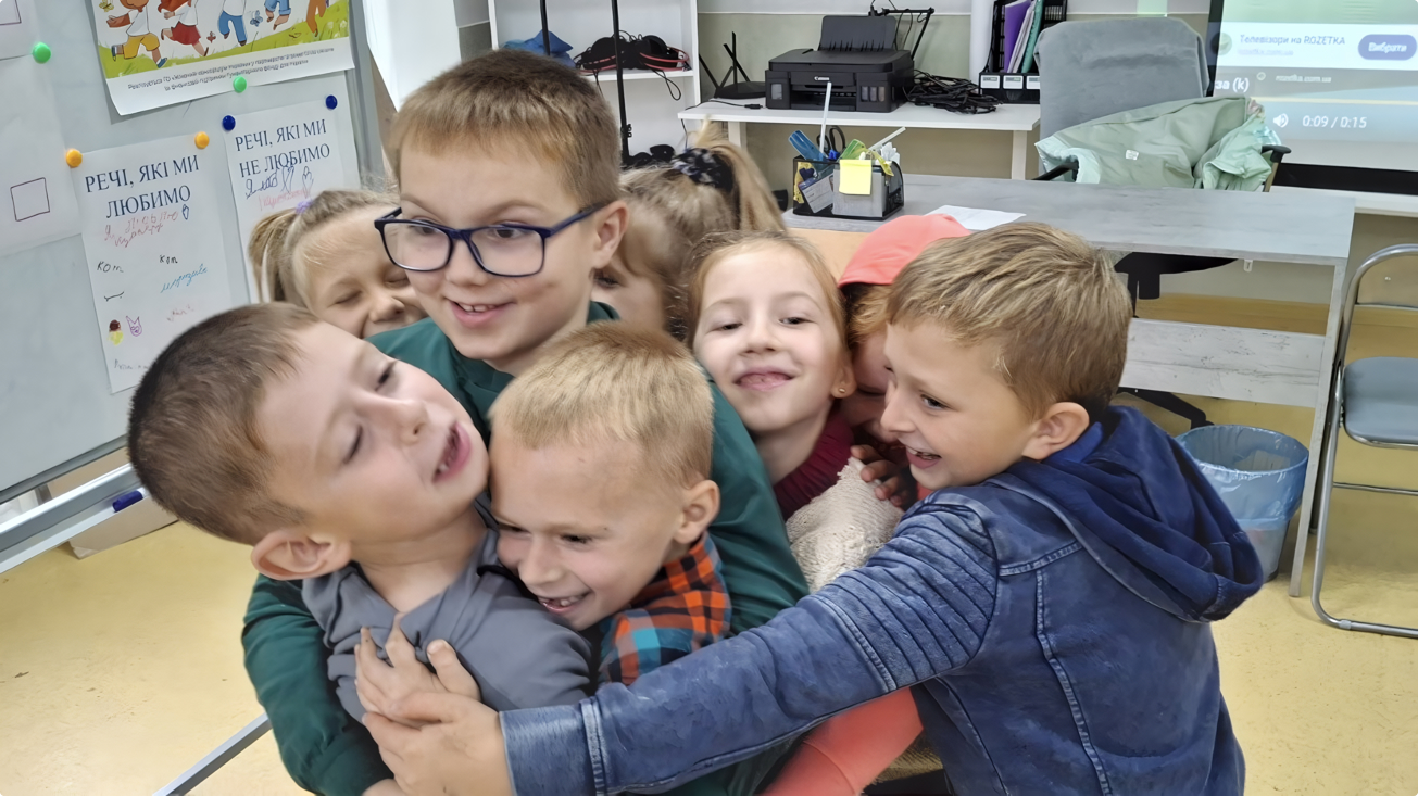 Покращення та розширення життєнеобхідних послуг для підтримки дітей в Україні